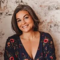 Lorraine Connell's Instagram, Twitter & Facebook