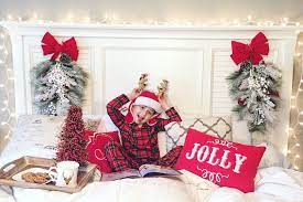 Christmas Photoshoot At Home Christmas Photoshoot Christmas Family Photoshoot Family Christmas Pictures
