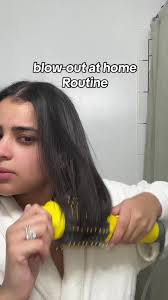 BLOW-OUT at home routine💈💆🏻‍♀️🎀💨 #blowdrytutorial #bobcut  #shorthairblowout #blowouthair #blowdry #bobhairstyle #hairsthome  #beautytips #viral #fyp #latina #drybardoubleshot #drybartools ...