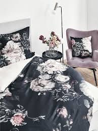 Baumwollsatin Bettwasche Blossom Mit Blumen Print Westwingnow Bettwasche Bettwasche Schwarz Bett