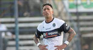 Check out his latest detailed stats including goals, assists, strengths & weaknesses and match ratings. Lucas Barrios Seguira Con Gimnasia La Roja Deportes