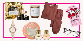Home » gift guides » best christmas gifts for mom (2021 guide). Christmas Gifts From Daughter To Mother Online