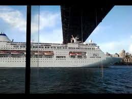 Big Cruise Ship Almost Hit The Harbour Bridge Youtube
