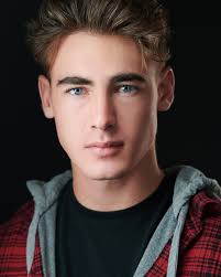 Peter Albright's Instagram, Twitter & Facebook