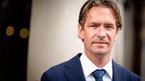 Hij wordt met onmiddellijke ingang vervangen door de. Bas Van T Wout Nieuwe Minister Van Economische Zaken Linda Nl
