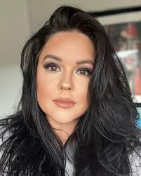 Becky Parrott's Instagram, Twitter & Facebook