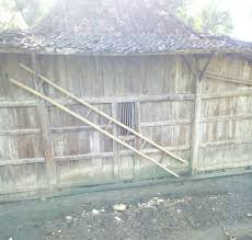 Rumah adat jawa timur masih banyak dilestarikan di beberapa daerah. 46 Tampak Depan Rumah Kayu Limasan Paling Populer Lingkar Png