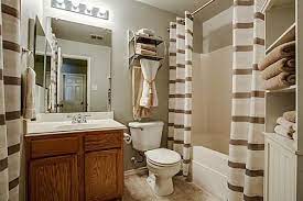Best of all, you can achieve this objective with just about any budget with a little bit of creativity. Brown And White Cream Bathroom Decor Bathroom Decorating Brown Bathroom Decor Brown Bathroom White Bathroom Decor