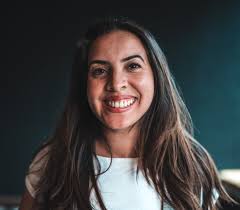 No script, no teleprompter to tell me what to say. Just speaking genuinely  from the heart ❤️ simpleclub is for me the best company I have ever worked  for. And I have