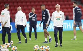 Qui va gagner la rencontre entre france et albanie ? Albanie France Eliminatoires Euro 2020 Finir Premiers C Est Mieux Le Parisien