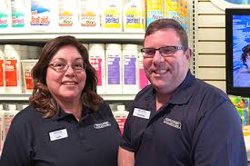 The average leslie's swimming pool supplies salary ranges from approximately $41,567 per year for an assistant manager to $86,142 per year for a district manager.the average leslie's swimming pool supplies hourly pay ranges from approximately $13 per hour for a seasonal sales associate to $26 per hour for a store manager.leslie's swimming pool supplies employees rate the overall compensation. Greatwood Pool Supplies Service Pinch A Penny 247
