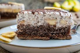 Mein Lieblingseis In Tortenform Bananensplit Torte Mitliebezurtorte Bananensplit Torte Bananensplit Lebensmittel Essen