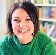 Julie Checketts's Instagram, Twitter & Facebook