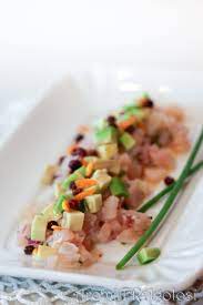 La ricetta classica prevede l'abbinamento con i gamberetti, ma avevo voglia di utilizzare degli scampi per il loro splendido colore e il gusto più delicato! Tartare Di Pesce Spada Idee Alimentari Ricette Idee Pasto Sano