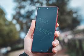 The galaxy note 10 lite has an aluminum frame and a glossy plastic back, which samsung refers to as glasstic. Samsung Galaxy Note 10 Lite Analisis Review Con Caracteristicas Y Precio
