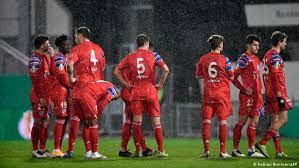 Holstein kiel hat die sensation geschafft und den fc bayern münchen in der 2. Humbled In Holstein Is Bayern Munich S Defeat A Sign Of Deeper Problems Sports German Football And Major International Sports News Dw 14 01 2021