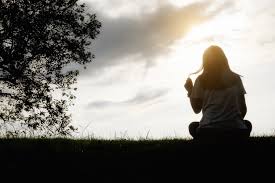 Imágenes de soledad y tristeza es una aplicación que te ofrece una gran cantidad de imágenes con frases alusivas a la tristeza, la soledad y el dolor. Soledad Copiar Mujeres Tristeza Casual Solitario Foto Gratis