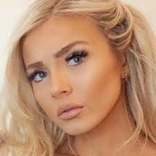 She began her music career in 2014 and currently has over 4 million subscribers on youtube. Emma Heesters Bio Age Wiki Facts And Family In4fp Com