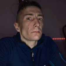 Hi im looking for something to be done with these steps the tiles are all  loose. Plan was to remove them all and just have concrete steps but have  been let down