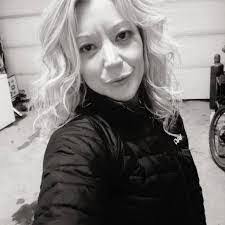 Lisa Engleman's Instagram, Twitter & Facebook