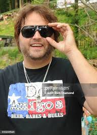 Singer/Songwriter Dani Flowers performs during Willie Nelson's... News  Photo