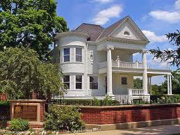 Wilcox House At 676 Penniman Ave Across The Street From Kellogg Park In Plymouth Michigan This Queen Anne Michigan Cottage Cottage Lake Plymouth Michigan