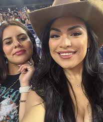 Good drinks , good vibes, good company ✨🥂