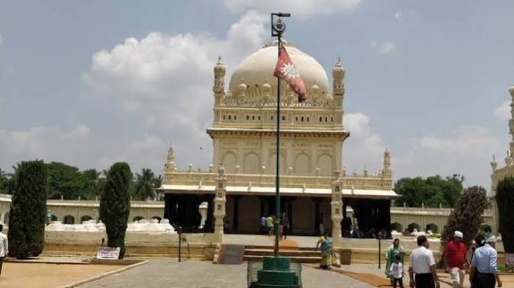 Thousands throng to Tipu's tomb on his birth anniversary | SabrangIndia