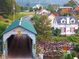 Pont Couvert Pont Couv Art Anse St Jean Quebec Canada Covered Bridges House Styles Cabin