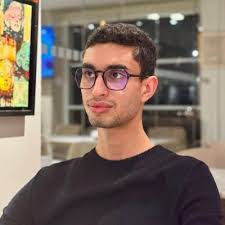 Aaron Haddon's Instagram, Twitter & Facebook