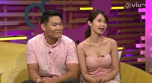1 day ago · 於周日辭去深水埗區議員的劉家衡，其妻子、前網絡紅人「搣時潘」（潘書韻）前日未有就襲擊罪出庭應訊，遭法庭發出拘捕令，劉家衡其後才在. ç¶²ç´…miss Punæ£æ™‚æ½˜ç¯€ç›®ä¸Šå …ç¨±è‡ªå·±ä¿‚è™•å¥³ Jdailyhk