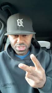 I want everyone to listen to this PSA that I am about to say. This makes no  sense and I'm tired of it.