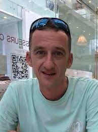 Brian Bull is a Senior Sports Podiatrist with a Postgraduate Degree in  Biomechanics. He has over 18 years experience working with elite sports  professionals such as Commonwealth athletes and football clubs such