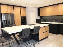 Découvrez la cuisine tout en longueur avec îlot central de nos clients savoyards. Cuisine Equipee Design Et Renovation Complete
