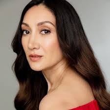 Alejandra Lemus's Instagram, Twitter & Facebook