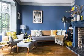 The vintage style will make your living room look stunning and feel comfortable. This Retro Style Living Room Is The Perfect Retreat For Book Lovers