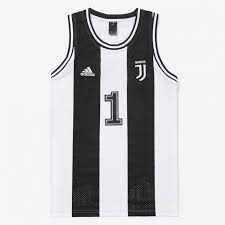 Logo omini sul petto in gabardina. Canotta Da Basket Juventus Maglia Pallacanestro Juventus Official Online Store