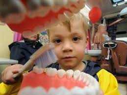 Die Zähne mögen den Schnuller nicht”