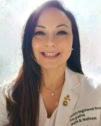 Julia Cade's Instagram, Twitter & Facebook