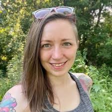 Renee Pate's Instagram, Twitter & Facebook