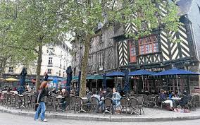 Photo Il régnait en maître sur la place Sainte-Anne à Rennes : pourquoi l ...