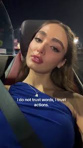 Leila Bauer's Instagram, Twitter & Facebook