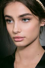 In fact, some people actually prefer having their eyebrows grow long so that their hair appears naturally longer. The Best Ways To Grow Out Your Eyebrows