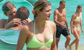 Official facebook page of genie bouchard contact: Eugenie Bouchard Packs On The Pda With New Beau Connor Davis During Steamy Beach Date In Miami Daily Mail Online