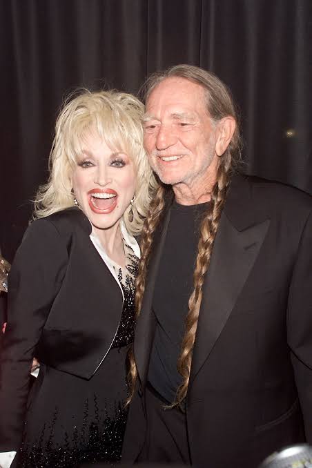 Flashback: Willie Nelson and Dolly Parton Duet on 1983 TV Special