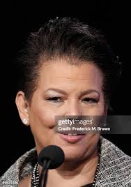 2,005 Debra Press Photos & High Res Pictures