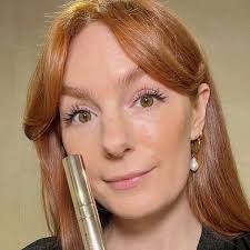 Your Customisable Mascara. Refillable, Reusable, sustainable & Vegan.