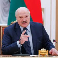 Президент белоруссии александр лукашенко утвердил поправки в законы о сми и массовых мероприятиях. Seg84ewk6xj7mm