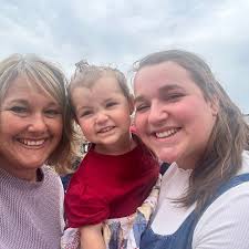 Robin Valdez (@robin.valdez.54) • Facebook, Connect with friends