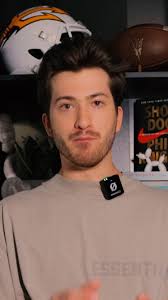 @crtopham_'s video Tweet